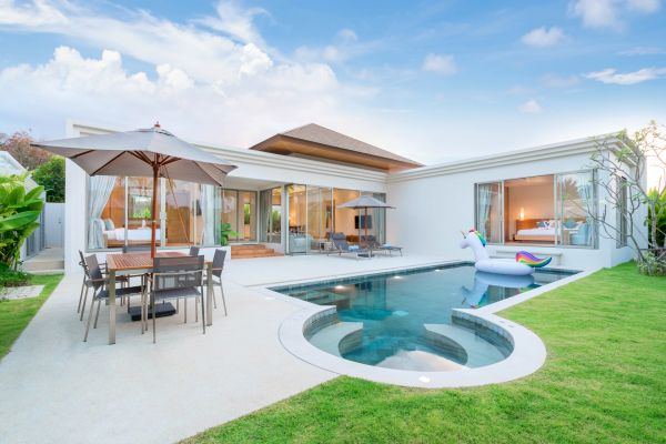 Cost of Pool Deck Pouring in Louisville